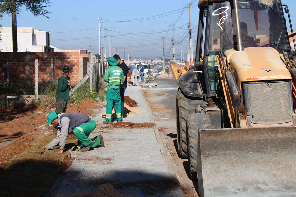 Limpeza De Ruas E Ro Adas D O Novo Brilho A Fazenda Rio Grande Gpc