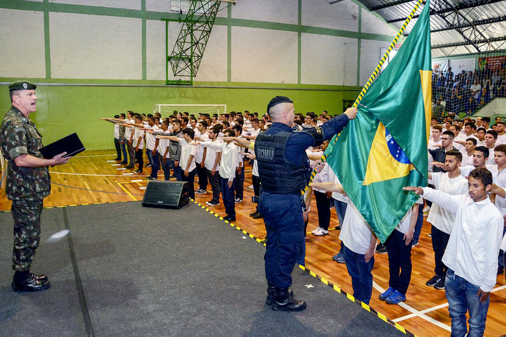 Portal do Cidadão - MUNICÍPIO DE PARANAVAÍ/PR - Jovens que completam 18  anos em 2023 devem fazer o Alistamento Militar até o dia 30 de junho