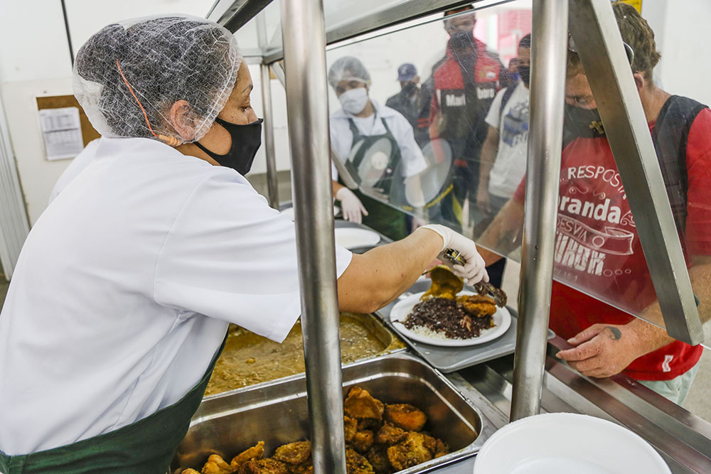 Restaurantes Populares De Curitiba Voltam A Servir Almoço Apenas No ...