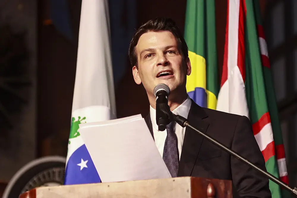 Eduardo Pimentel recebe o cargo de prefeito de Rafael Greca e dá posse a seu secretariado 4 Eduardo Pimentel