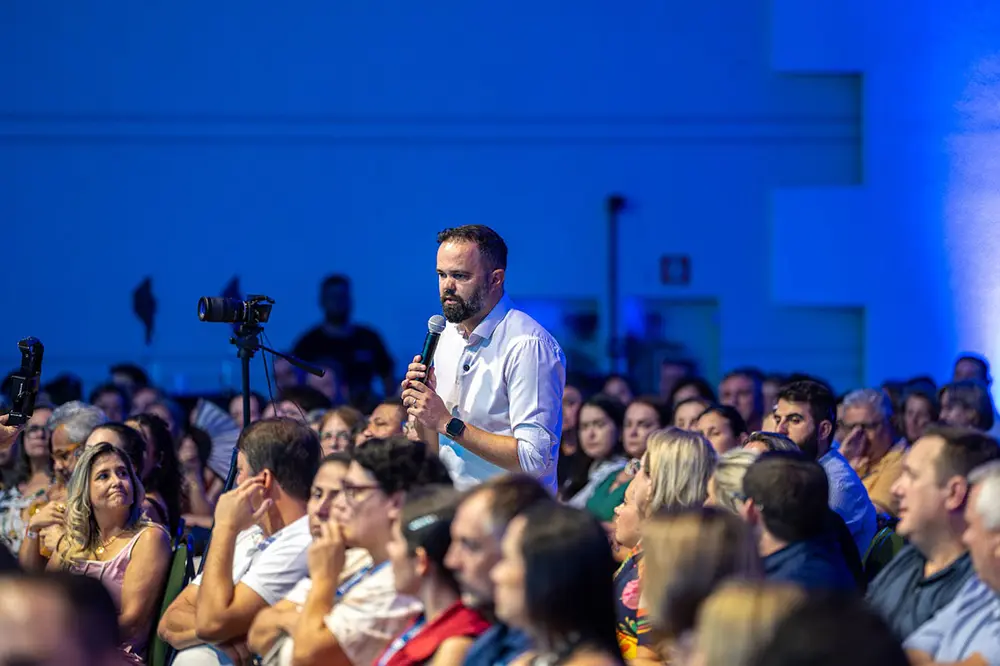 Estado do Paraná anuncia 32 mil chromebooks para a rede e conectividade para 150 escolas 7 roni miranda