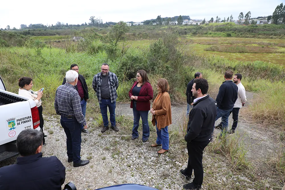 Pinhais busca parceria com o Estado para estruturar Parque Palmital e prevenir enchentes 6 parque palmital